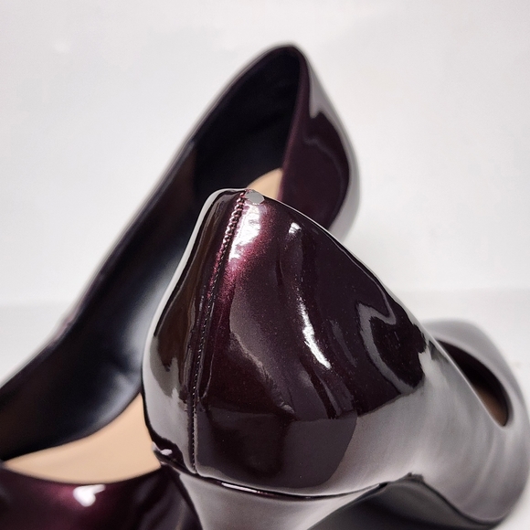 Pointy Toe Heels size 9.5 - Picture 12 of 16